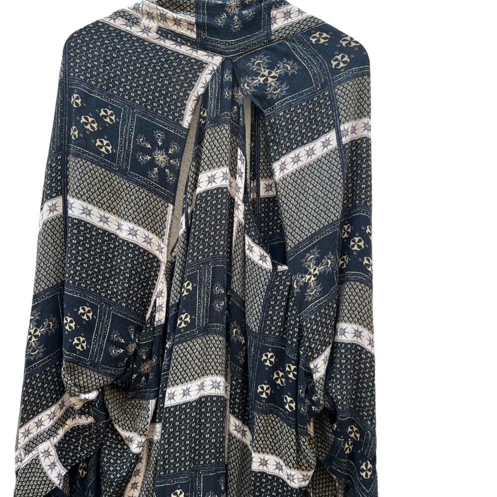 Free People Little Wing Rare Black Print Kimono Luxury Bohemian Duster Size XS/S - Picture 10 of 11